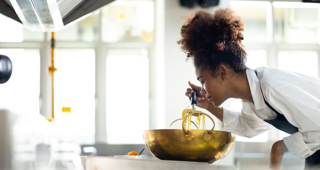 Mulheres no comando: Chefs de destaque na gastronomia brasileira