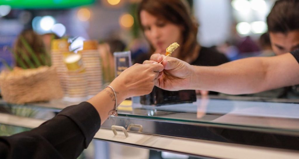 Ingredientes funcionais e embalagens de papel impulsionam a sustentabilidade na indústria de sorvetes