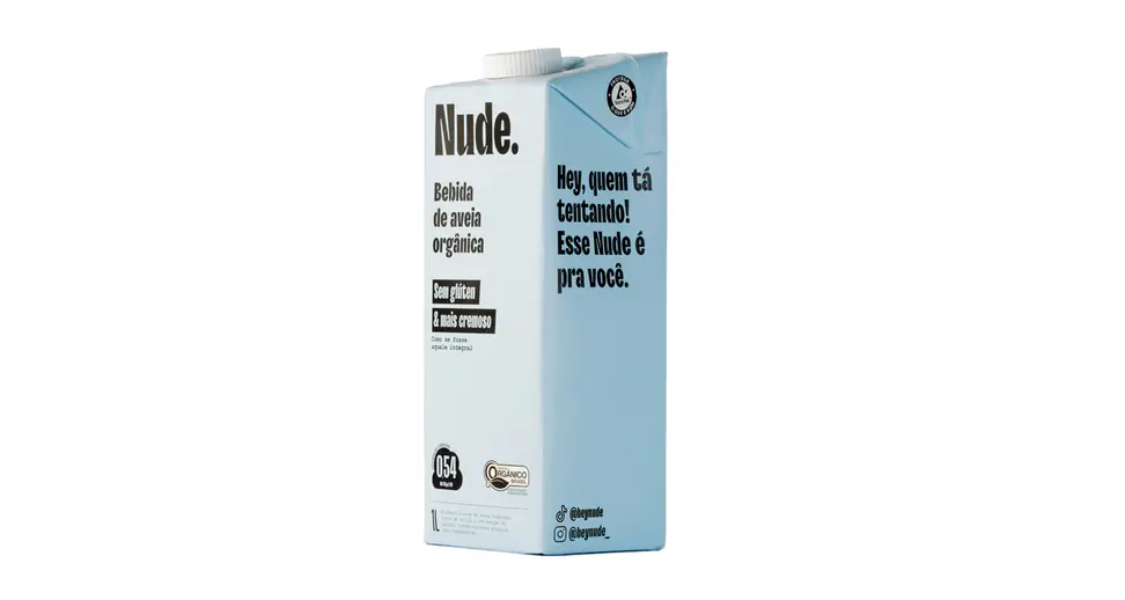A imagem mostra uma embalagem de bebida vegetal de aveia orgânica