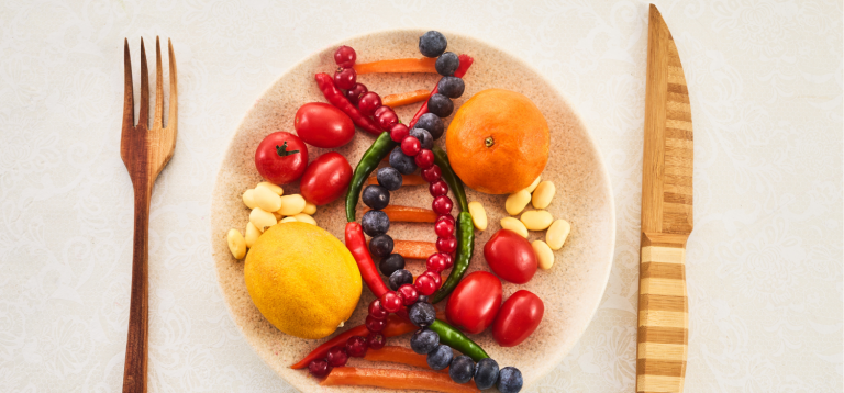 A imagem é uma representação visual criativa e direta do conceito de Nutrigenômica e Nutrição de Precisão, que estuda como a dieta interage com os genes de um indivíduo.