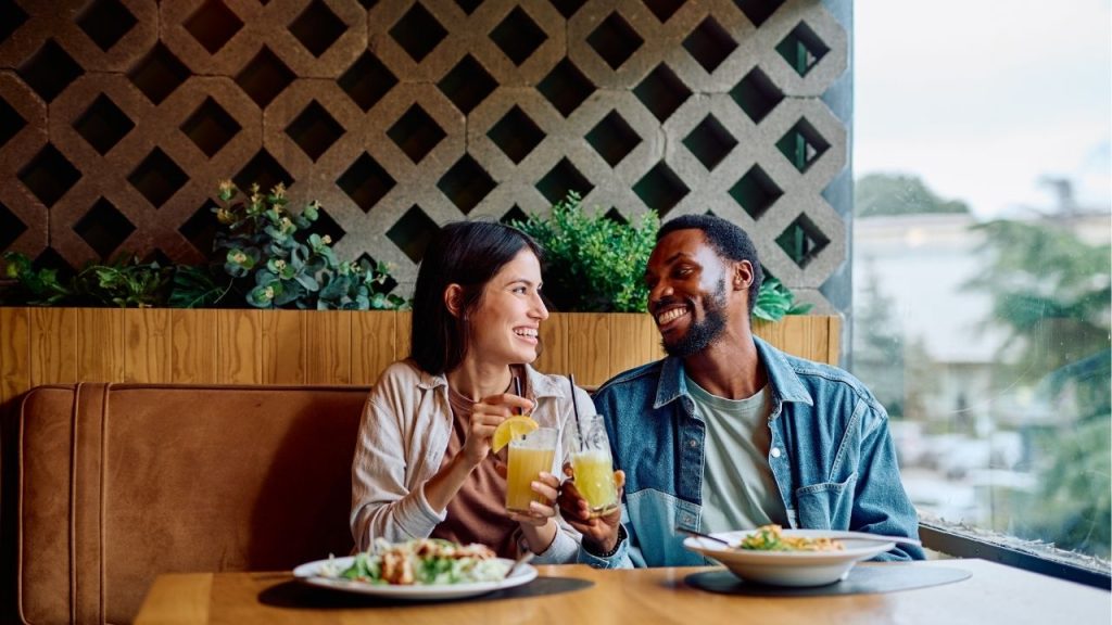 Oito movimentos que estão redesenhando o food service no Brasil e na América Latina