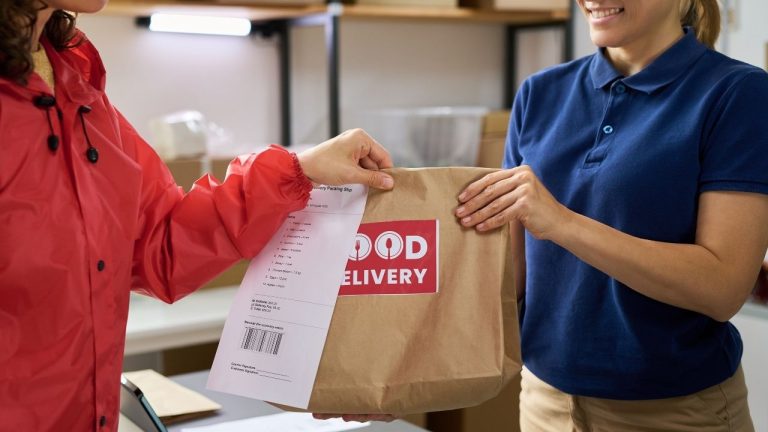 ‘Não assinem termo de exclusividade’, diz especialista sobre plataformas de delivery