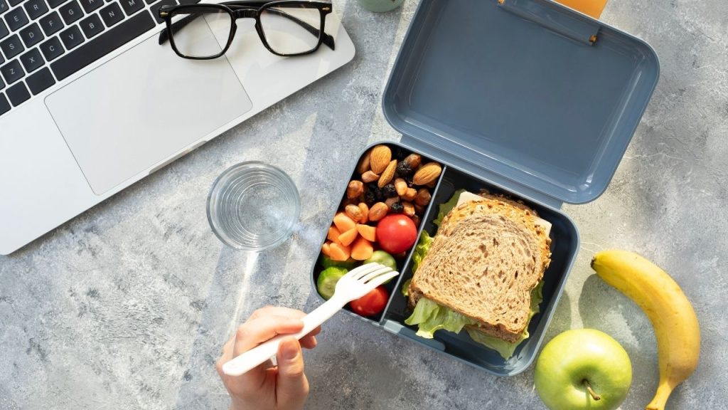 Alimentação saudável e prática: como a indústria de alimentos e bebidas vem se reinventando