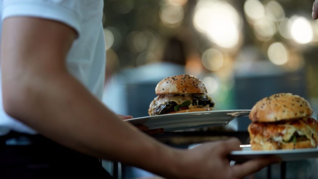 Mercado de hamburguerias cresce 7% e amplia desafio de diferenciação no Food Service