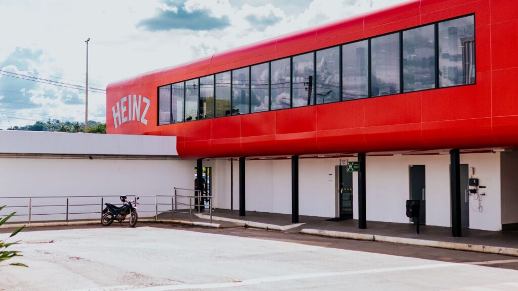 Kraft Heinz reduz emissões e resíduos com modelo circular na logística
