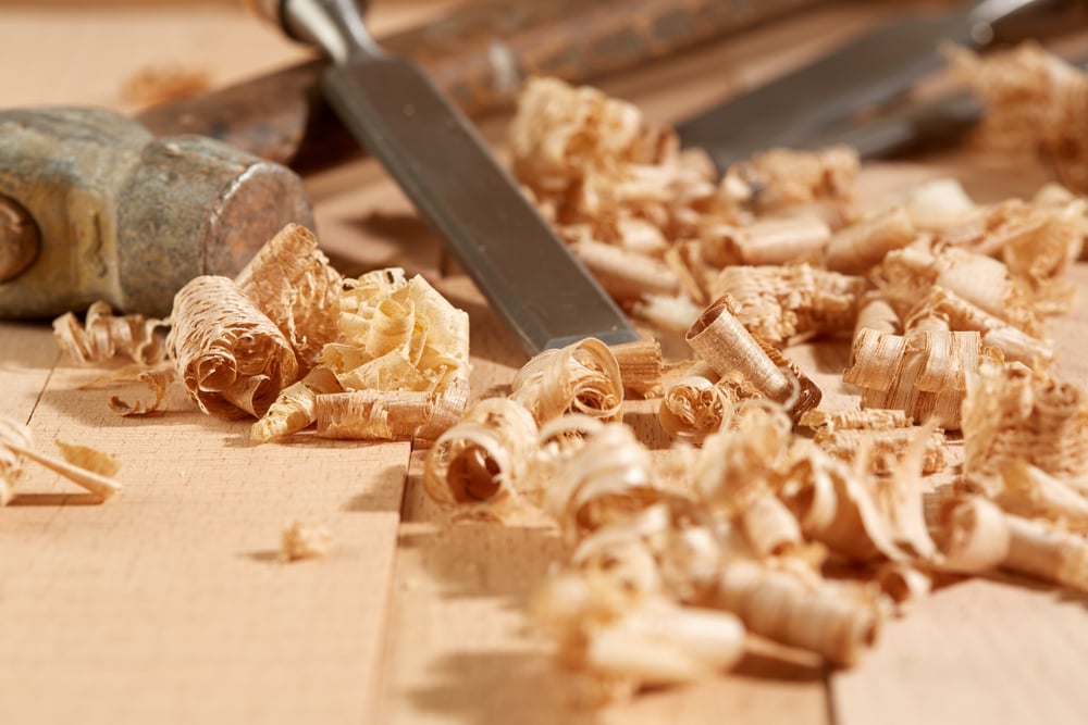 Novos hábitos, desejos de exclusividade e sustentabilidade reforçam a bricolagem com madeira