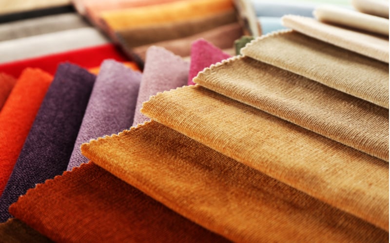 Como escolher tecido para estofado?