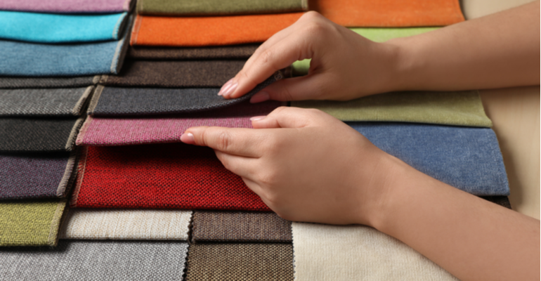 Como escolher materiais para fabricar estofados?