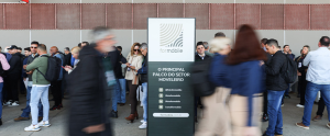 Movimentação de visitantes na Fiera ForMóbile, maior evento da indústria moveleira na América Latina