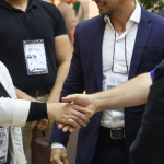 O poder da comunicação na negociação - como gerar conexão com o cliente.png