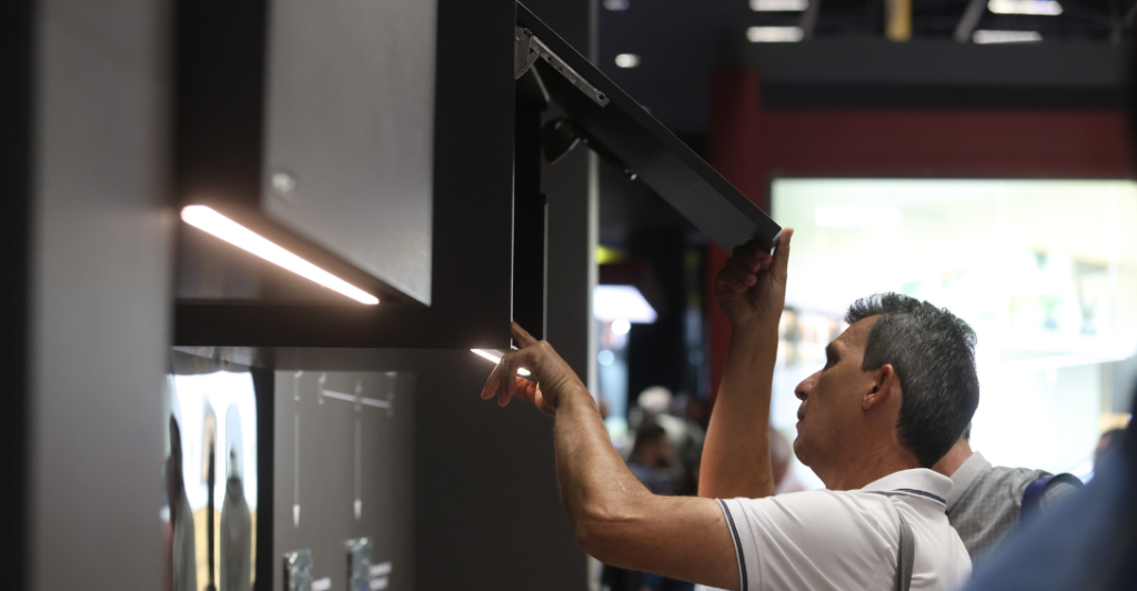 Portas aéreas: ferragens e acessórios para incluir no projeto
