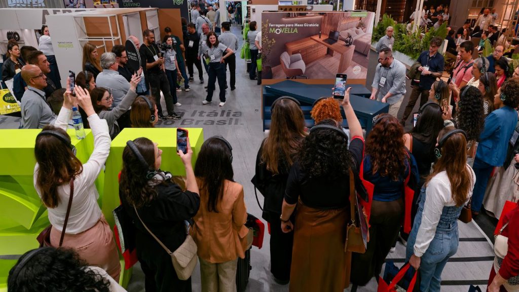 Tour guiado aproxima arquitetos da indústria e transforma a experiência na ForMóbile