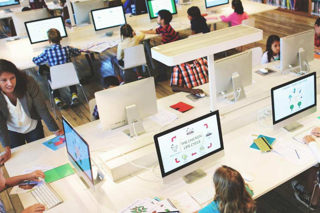 FUST nas escolas rurais: como o fundo viabiliza a conectividade no campo