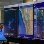 telas para monitoramento por radar no departamento de meteorologia,