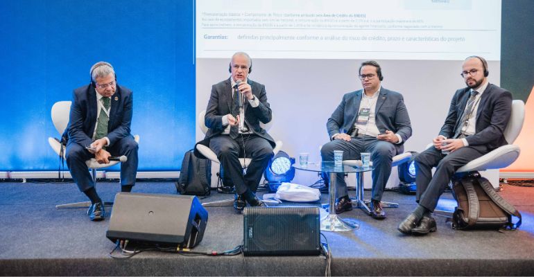 Atração de investimentos e financiamento para o setor ferroviário