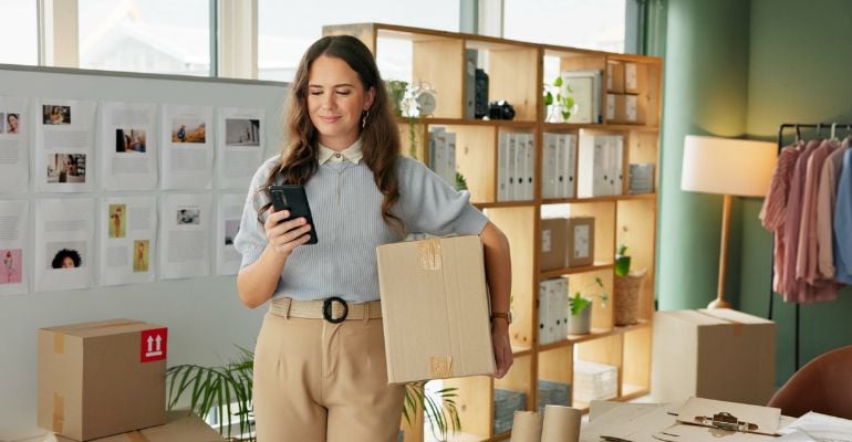 Logística no e-commerce: correios ou transportadora?