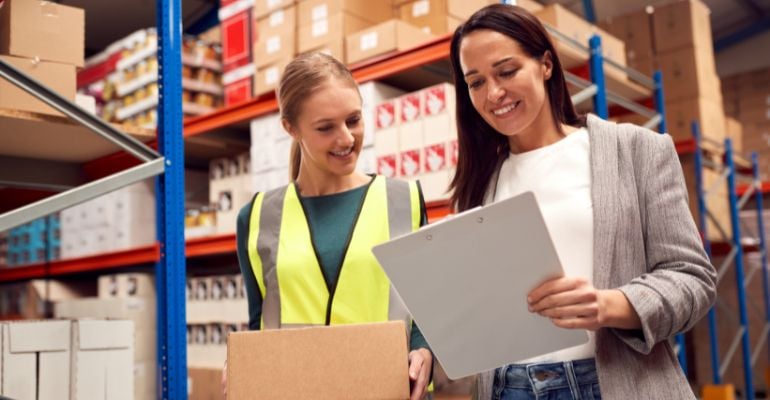 Skills para liderança na logística: Quais são as hard skills e soft skills mais solicitadas?