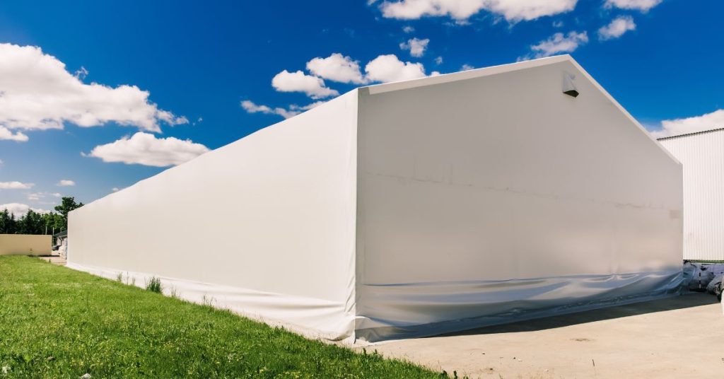 Galpões temporários: acelerando a expansão e reduzindo custos na logística