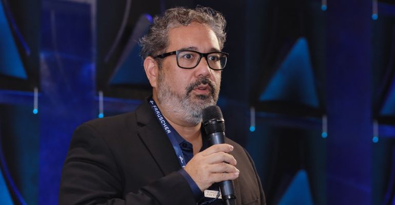 Revolucionando o monitoramento ferroviário com fibra óptica e inteligência artificial