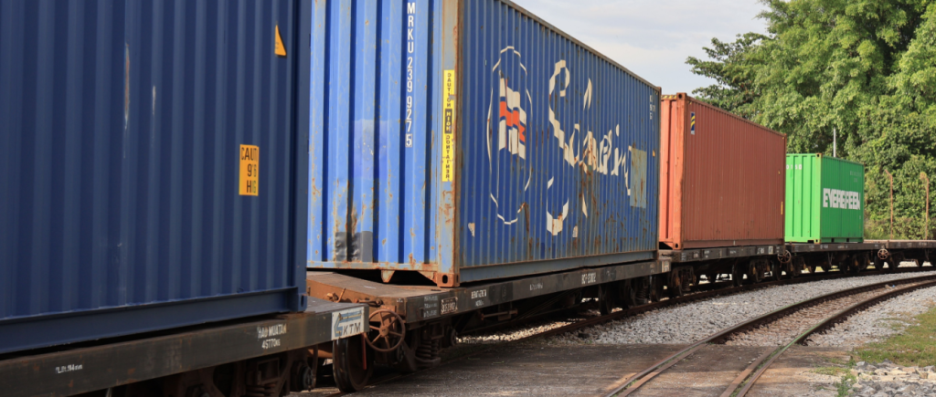 Ferrovias e o transporte de contêineres: como o modal ferroviário está ganhando espaço na logística portuária