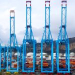 Aparelhos de elevação no terminal de contentores do porto de Barcelona