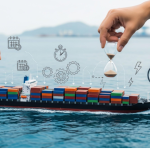 Esta imagem apresenta uma composição conceitual que mistura elementos reais e sobreposições gráficas para ilustrar a complexidade e a precisão da logística marítima.