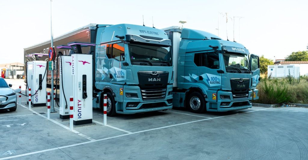Eletrificar frotas pesadas impõe desafios tecnológicos e regulatórios