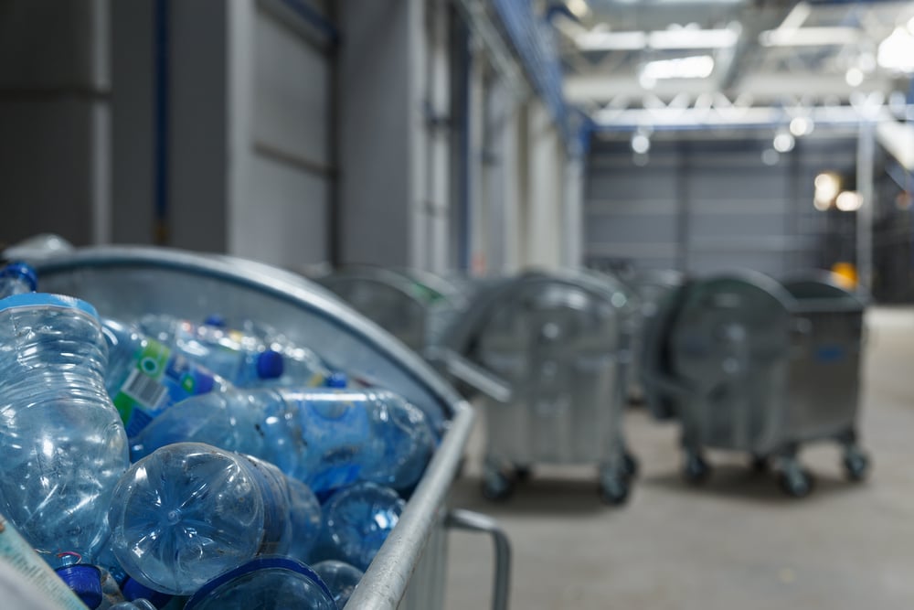 Diferentes tipos de moinhos para reciclagem de plásticos; confira