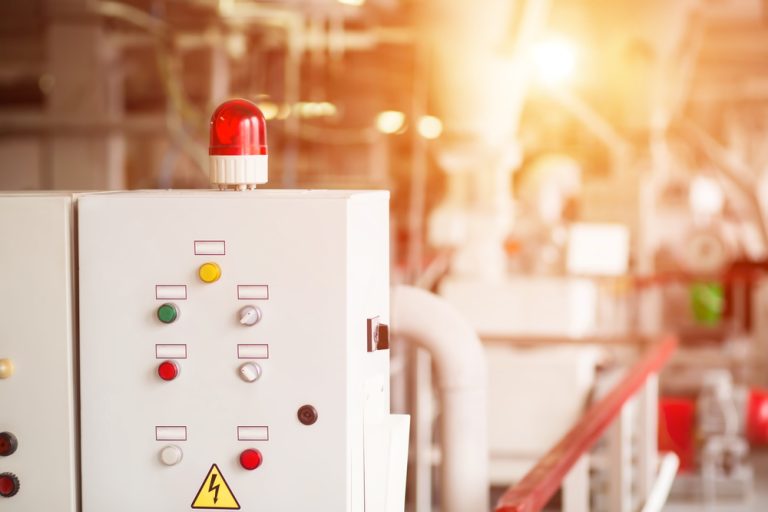 Dicas para implantar a NR-12 na indústria do plástico; assista