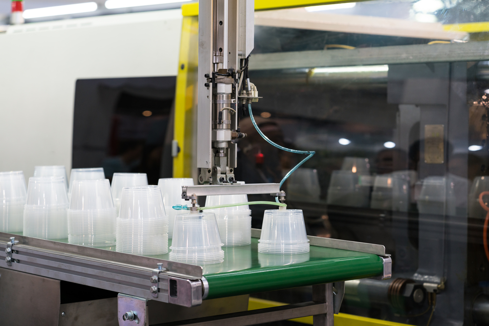 Maquinário moderno na indústria do plástico: como reduzir custos e aumentar produção?