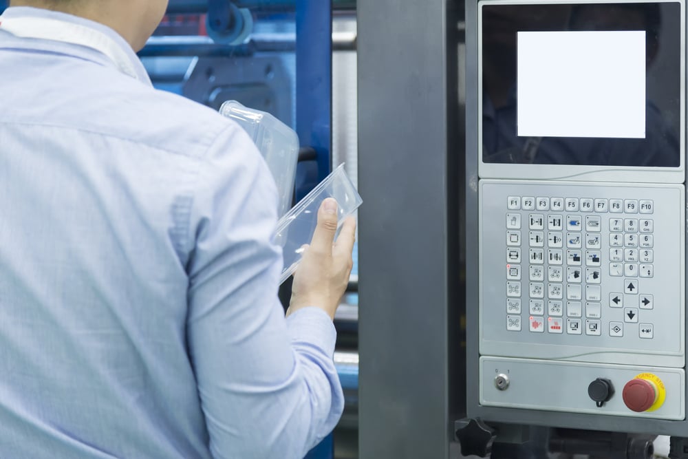 O que é a taxa de intensificação de uma máquina injetora?