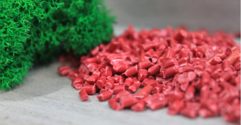 Resina virgem x resina reciclada: como escolher?