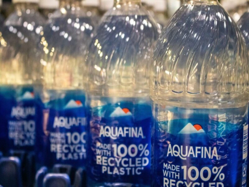 garrafas que entendem os 10 rs da sustentabilidade de plástico usam material reciclável