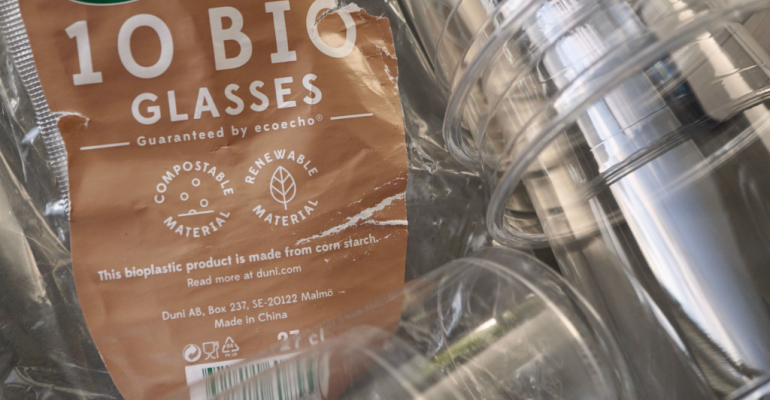 Biopolímeros: plástico produzido com amido de vegetais pode ser reciclado