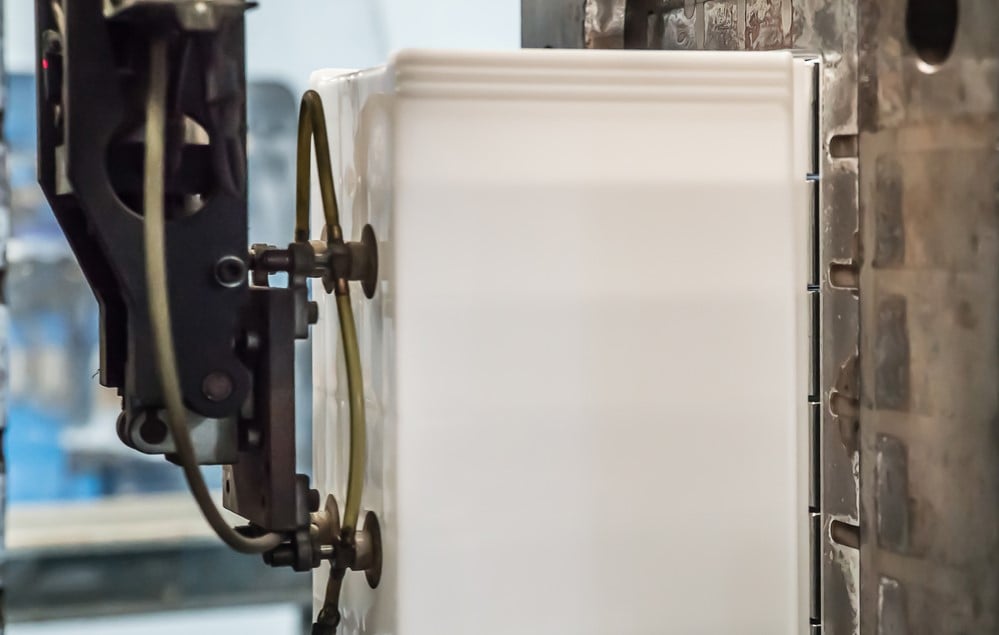 Como controlar a contração na moldagem de peças plásticas?