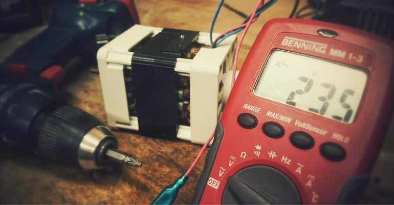 Ensaio de resistividade: por que aplicar em polímeros?