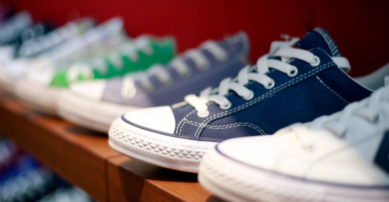 Plástico está presente em mais da metade da produção de calçados