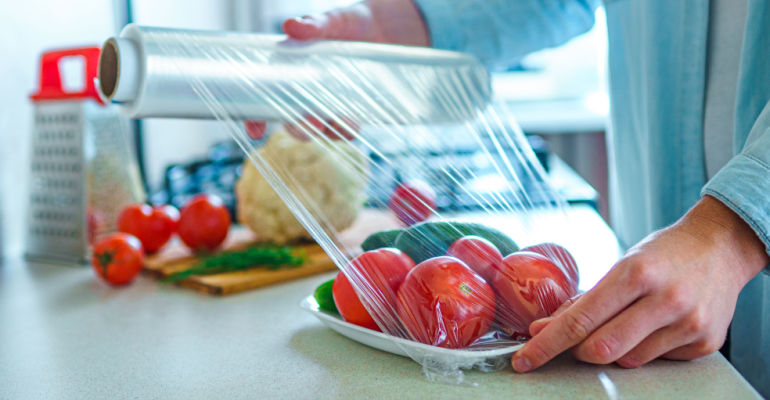 Entenda como o desperdício de alimentos é combatido com uso de plástico