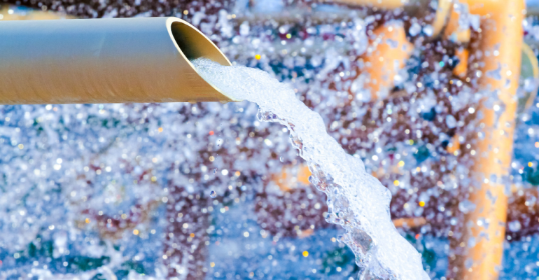 Veja o que fazer para reduzir o consumo de água na indústria do plástico