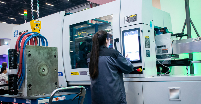 Máquinas injetoras passam por constantes inovações