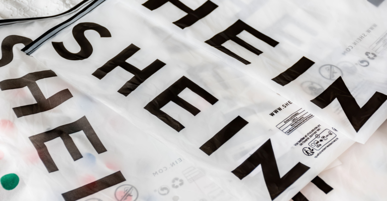 Shein desenvolve processo de reciclagem de poliéster