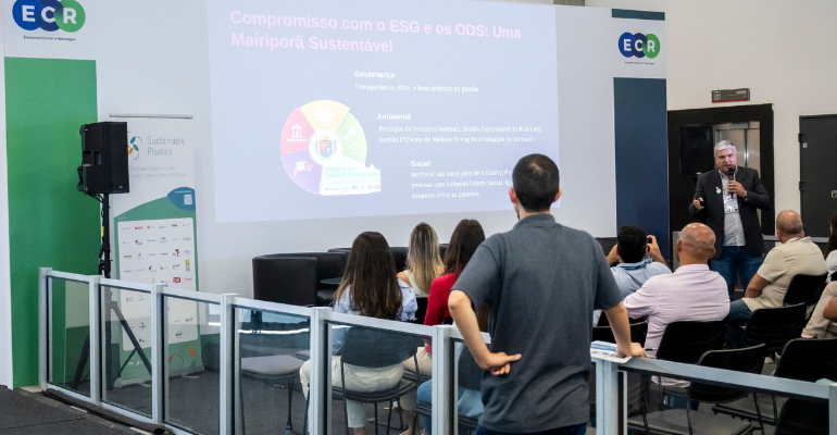 Políticas públicas e plástico em foco