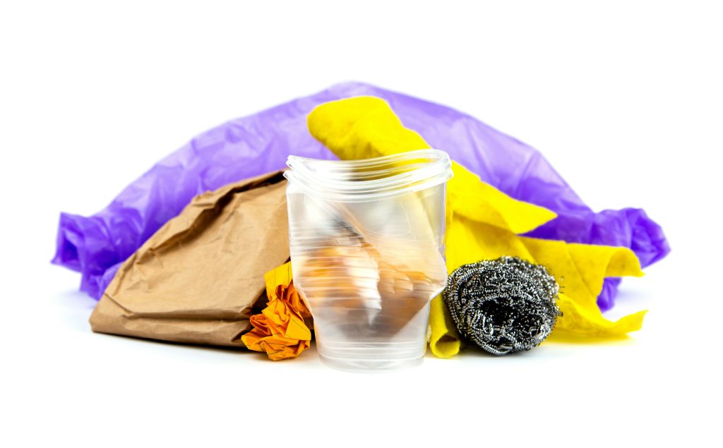 Substituição de metal por plástico: por que mudar os materiais?