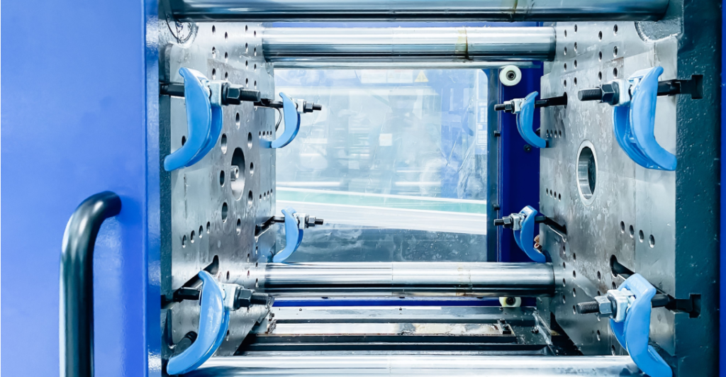 IA nos processos de injeção e extrusão: benefícios e desafios