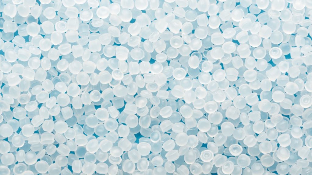 Distribuição brasileira de resinas plásticas cresceu 5,7% em 2025