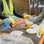 Etapa de separação ou triagem de materiais é o início do processo de reciclagem