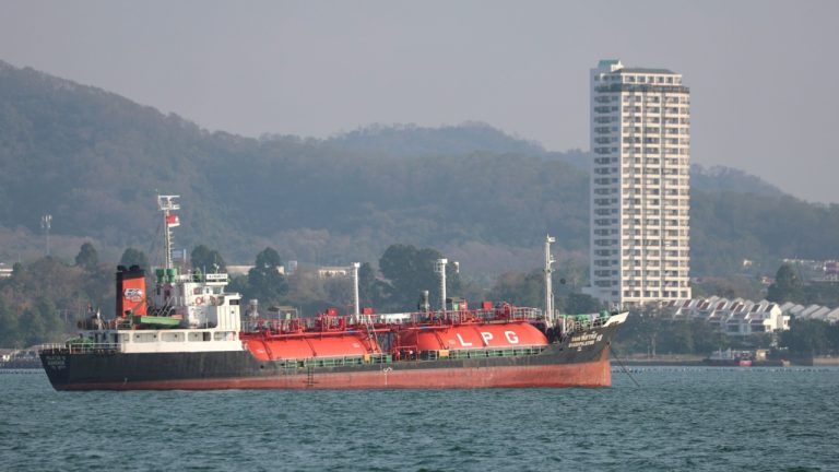 O impacto da guerra no Oriente Médio na indústria do plástico