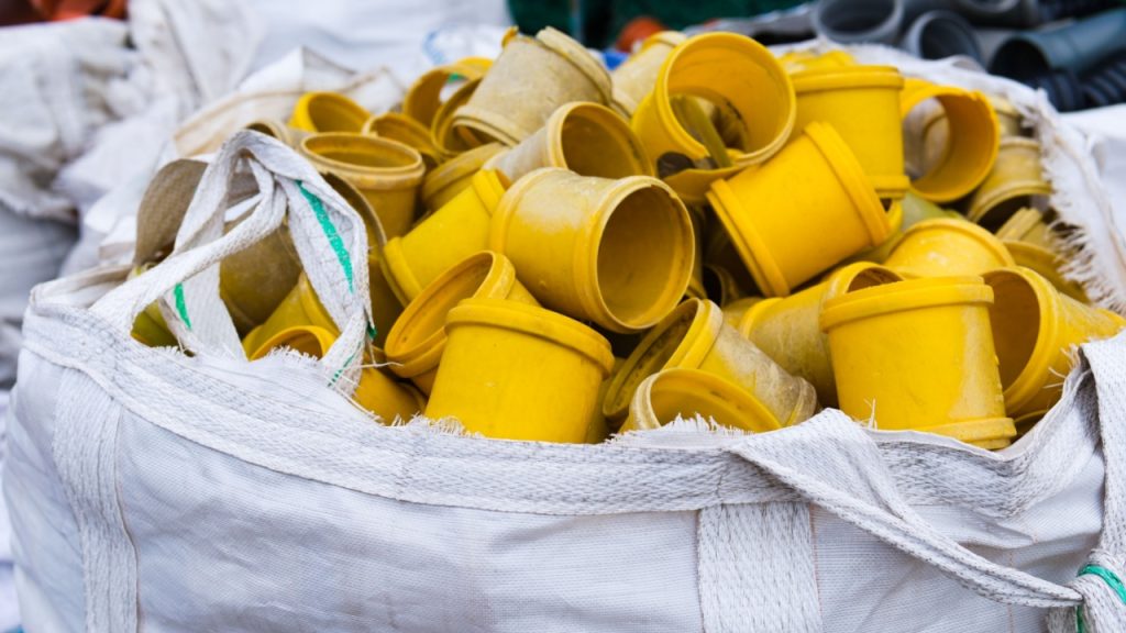 Plástico reciclado vem ganhando destaque na construção civil