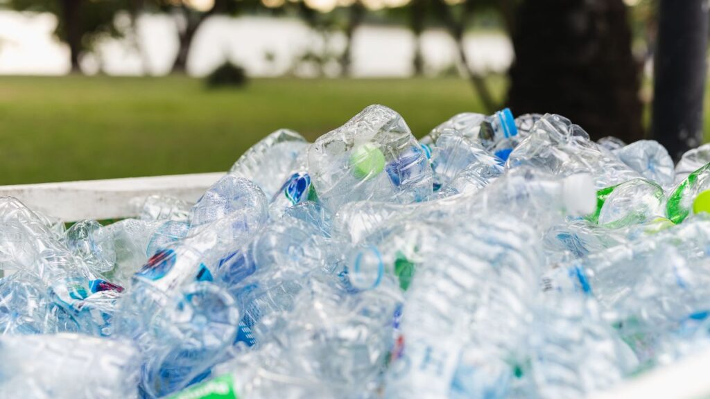Índice de reciclagem mecânica do plástico volta a subir em 2025