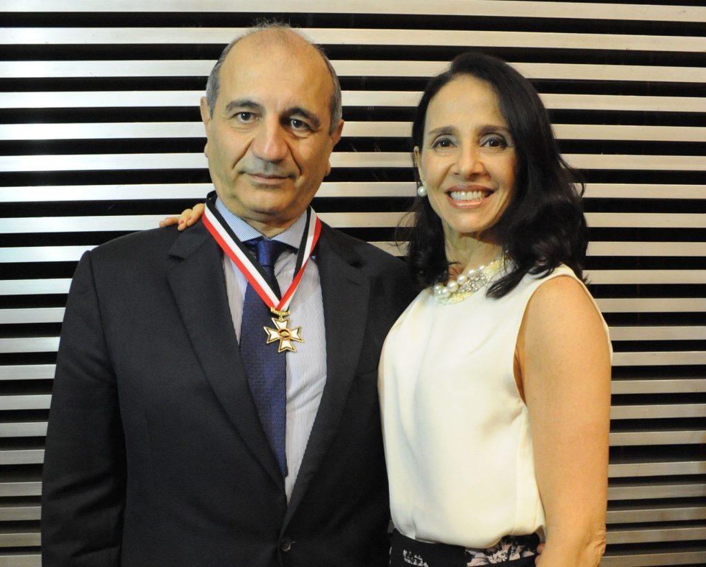 Raul Cutait é condecorado com o Colar de Honra ao Mérito Legislativo
